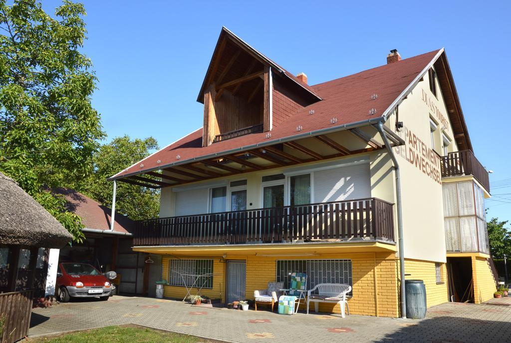Benedekne Haza Apartment Gyenesdias Bagian luar foto