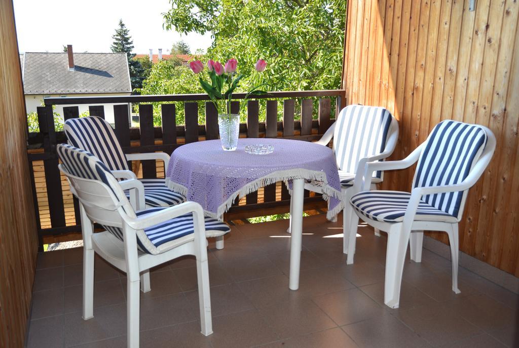 Benedekne Haza Apartment Gyenesdias Bagian luar foto